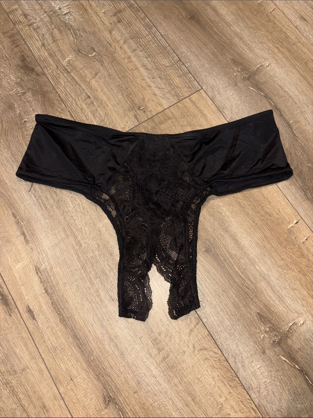 Victoria’s Secret Lace Ouvert Crotchless Panty